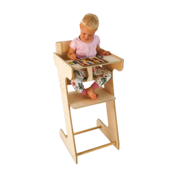 Dřevěná jídelní židlička a učící věž v jednom: dokonalé řešení pro vaši domácnost