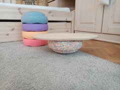 Balancing board for Stapelstein stones